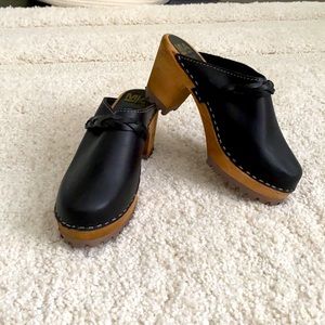Mia leather Elsa clog